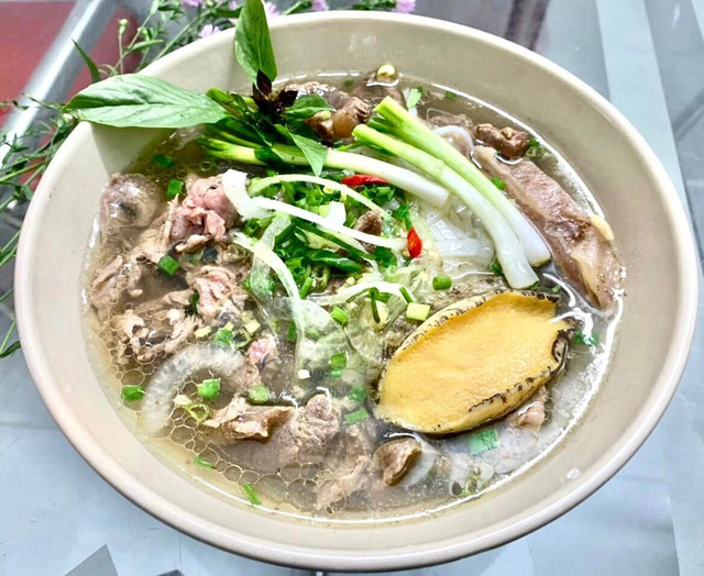 Nhân Quán 24h - Bún Bò Huế, Phở Bò & Bò Bít Tết