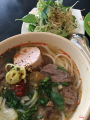 Bún bò chả