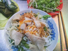 Bún mắm thịt luộc