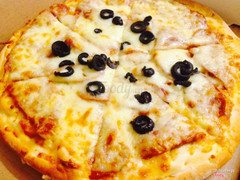 Pizza xúc xích 😍😍 ăn ngoc cực 