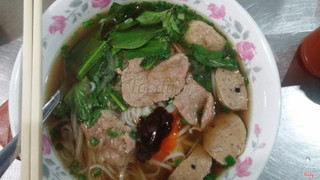 Phở tái bò viên
