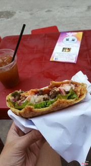 bánh crepe thịt bò phô mai