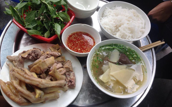 Phở Bò, Gà & Bún Miến Ngan Chặt