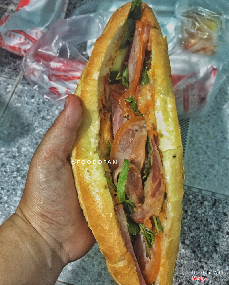 Bánh mỳ thịt chả