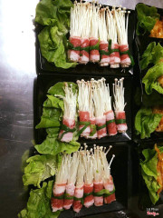 Bò cuốn nấm kim châm