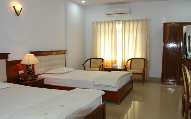 Ánh Hồng Hotel