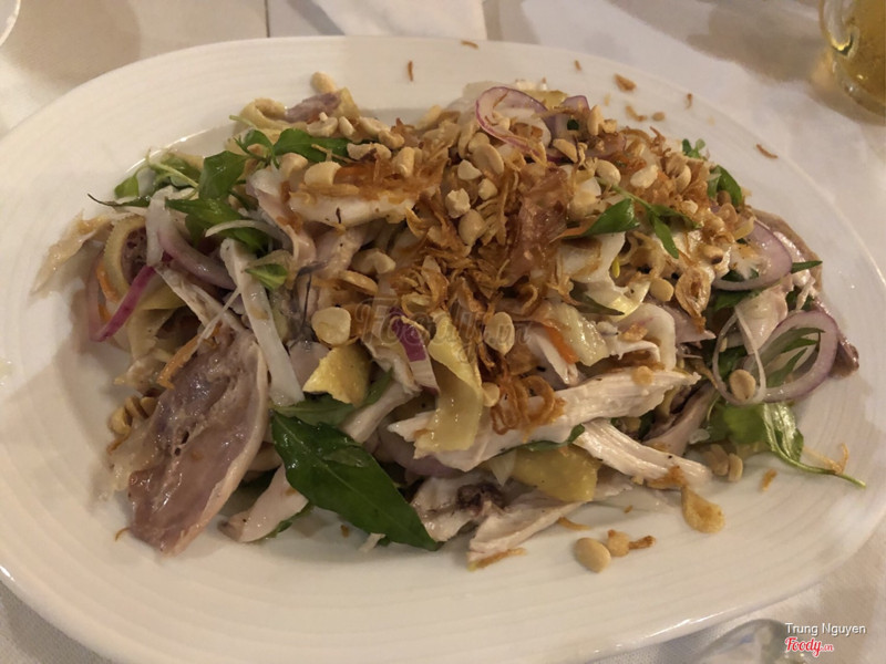 Gỏi gà măng cụt 