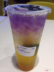 Trà Pattaya, size L, nước có 3 tầng màu sắc