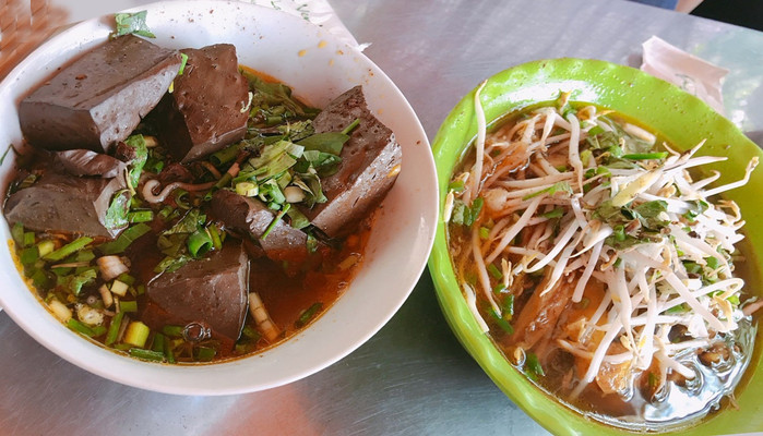 Quán Vũ Ven Hồ - Lòng Bò Lai Rai