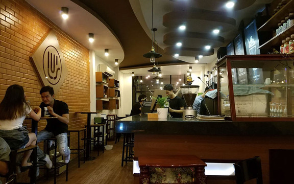 Lu's Coffee - Phạm Hùng