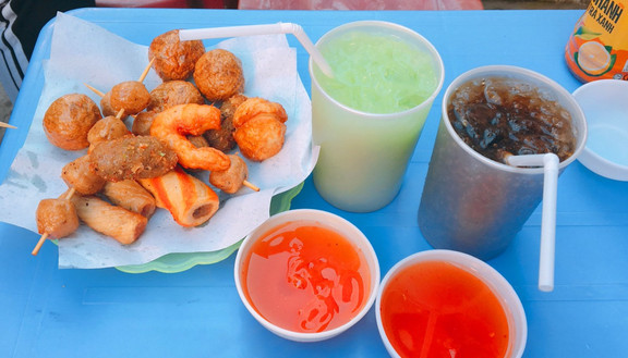 Cô Tuyết - Nem Rán & Ăn Vặt