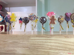 Lollipop socola vị trái cây nữa, có chanh dây đấy