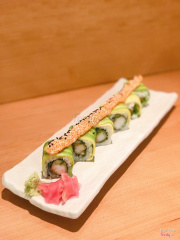 Tobiko Ebi Roll