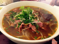 bún bò tái