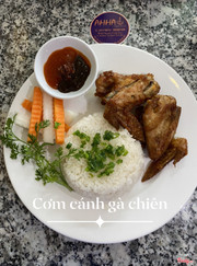 Cơm c&#225;nh g&#224; chi&#234;n