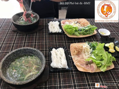 Điểm tâm sáng phở bát đá 300+C