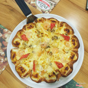 pizza hải sản viền phô mai 