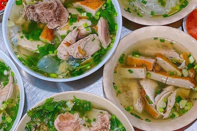 Bếp Nhà Hương - Bánh Canh Chả Cá & Gỏi Ốc Biển - Cống Lỡ