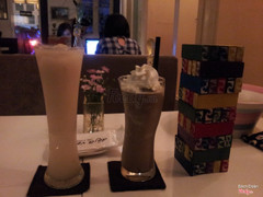 soda chanh muối và chocolate bạc hà đá xay.