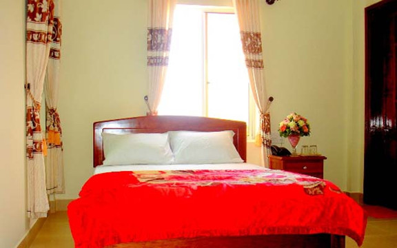 Tú Quyên Hotel - Trần Văn Ơn