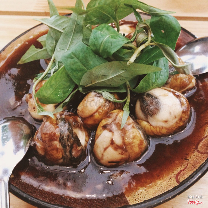 Trứng cút lộn xào me