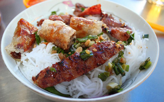 Bún Nem Nướng Chả Giò 