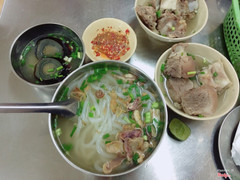 26/6/2016 Bánh canh giò nạc 40k, 1 trứng bắc thảo 13k