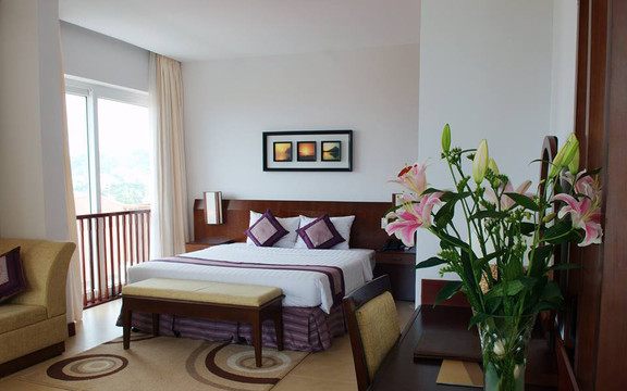 Valley Mountain Hotel