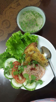 Cơm gà bà năm 