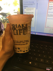 Hokkaido milk tea. Món này ngọt quá, không thích chút nào