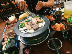 Giá phù hợp với chất lượng. Rất thích kimchi và sốt chấm ở jlegu. Nhân viên rất nhiệt tình