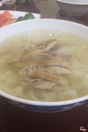 Phở gà đùi