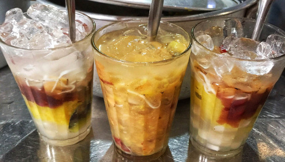 Chị Nguyệt - Bánh Bèo & Chè