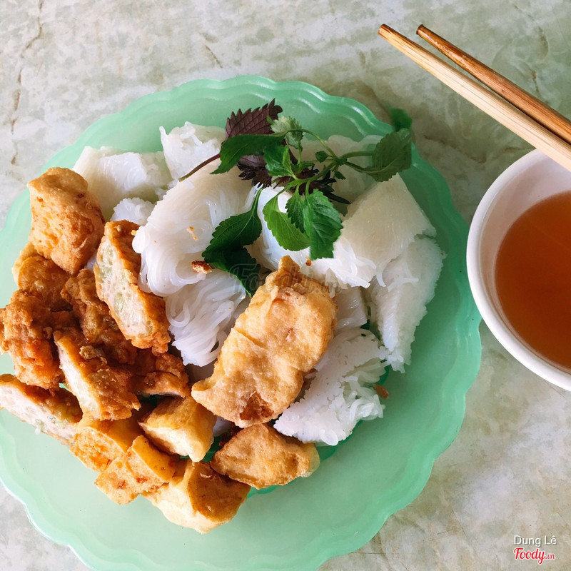 Gần nhà là khách ruột ở đây :))) thấy hot hot nên cmt ý kiến 😅 đậu zòn zòn, chả cốm thơm. Nói chung là mình thích và ủng hộ dài dài 😋