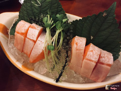 Cá hồi sashimi