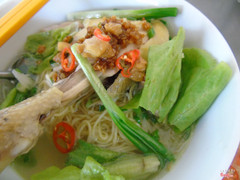 Đùi gà tỉa hoa