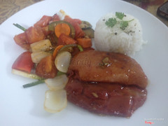 Duck with pleum sauc