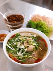 Bún bò đầy đủ