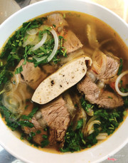 Bún bò chả