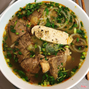 Bún bò chả xí quách