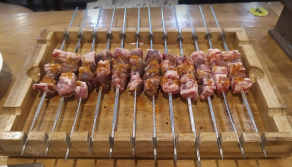 Boss Lamb Skewer - Cừu Xiên Nướng