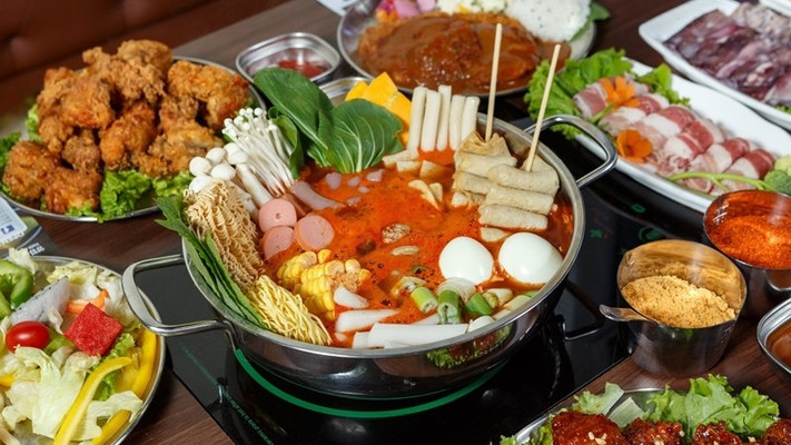 Lẩu Tokbokki Hàn Quốc - Bà Điểm 11