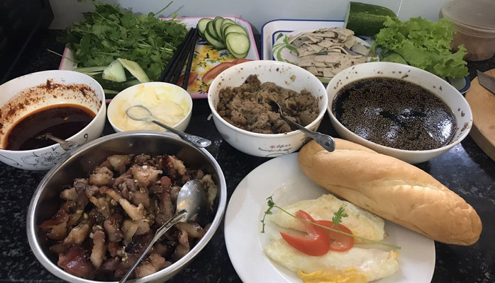 Bánh Mì Chả Thầy Ngữ