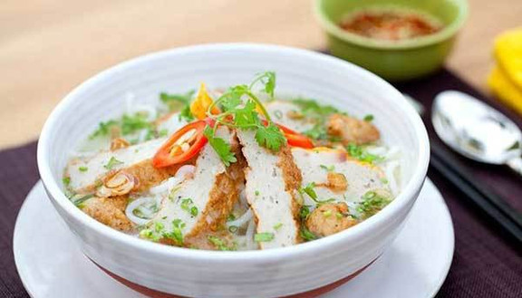 Bánh Canh Chả Cá - Nguyễn Văn Cừ