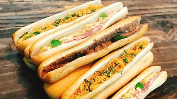 Tiệm Bánh Mì Que Tứ Hải - Lê Ngô Cát