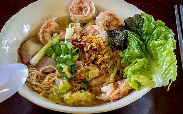 Hủ Tiếu Mì Bò Kho Cô Liên - Kha Vạn Cân