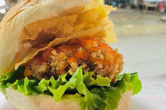 Hamburger Hoàng - Hamburger Gà Giòn & Bánh Mì Nướng Muối Ớt