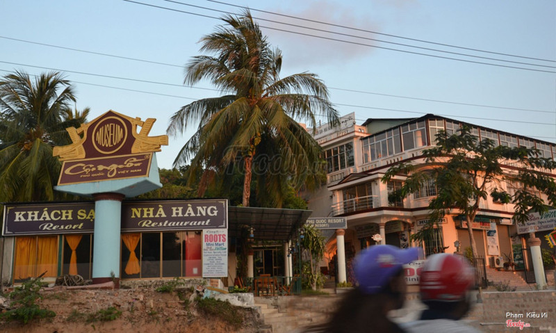 Có cả khu nhà hàng 