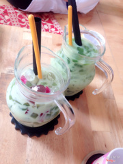 Trà sữa matcha full topping va trà sữa thái trân châu