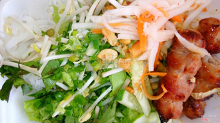 Bún thịt nướng 25k 